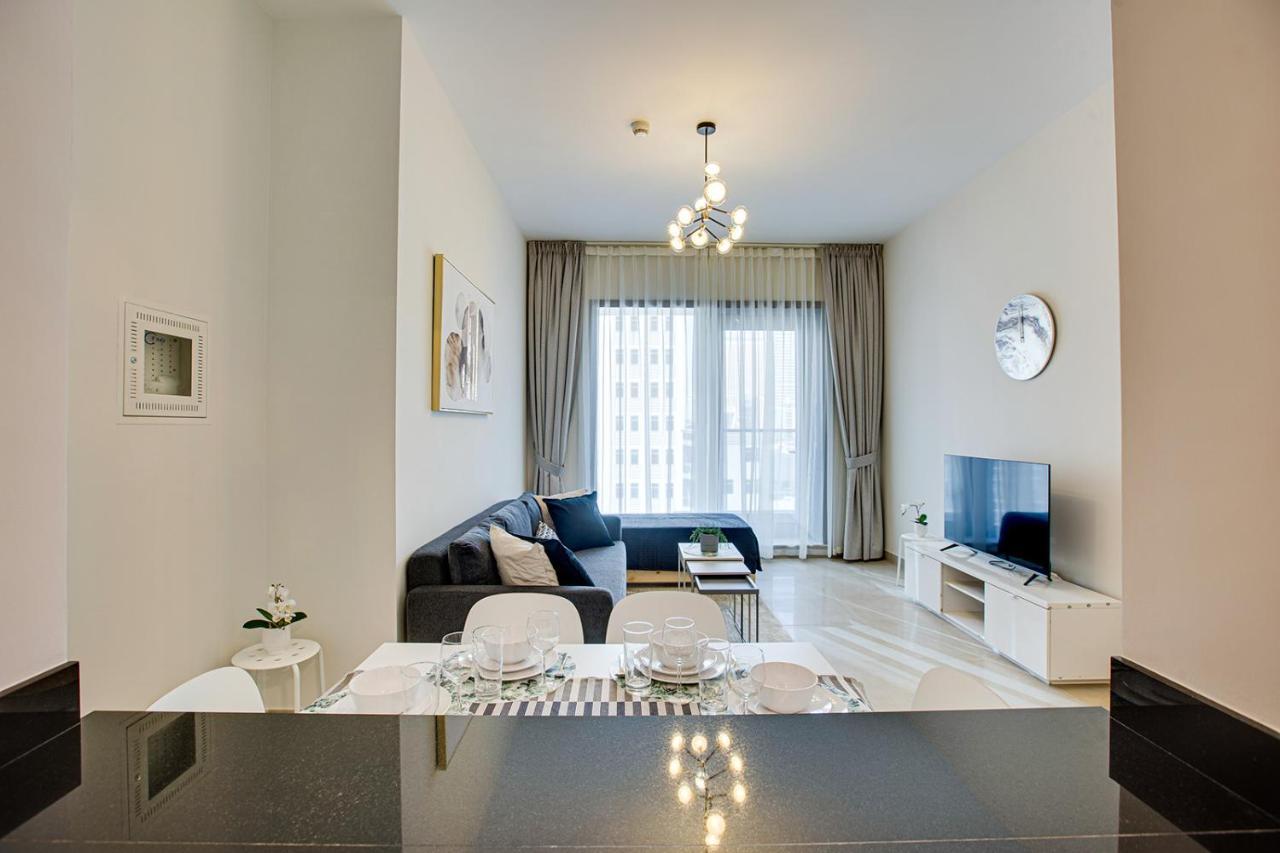 1bd In Sparkle Tower By Swarovsky Big Capacity Dubaï